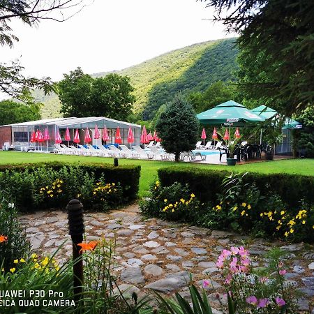 Hotel Divetsite Sliven Bagian luar foto